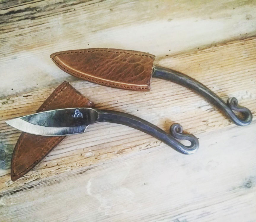 Othon, le couteau médiéval